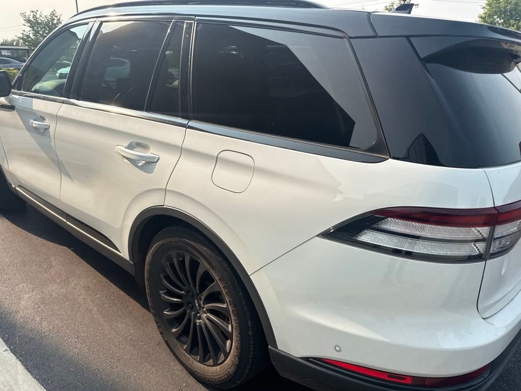 Used 2020 White Lincoln Reserve image 3