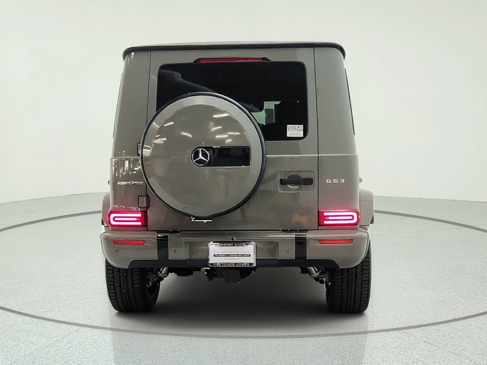 New 2026 MANUFAKTUR Arabian Grey Non- Metallic Mercedes-Benz AMG® G 63 SUV image 21