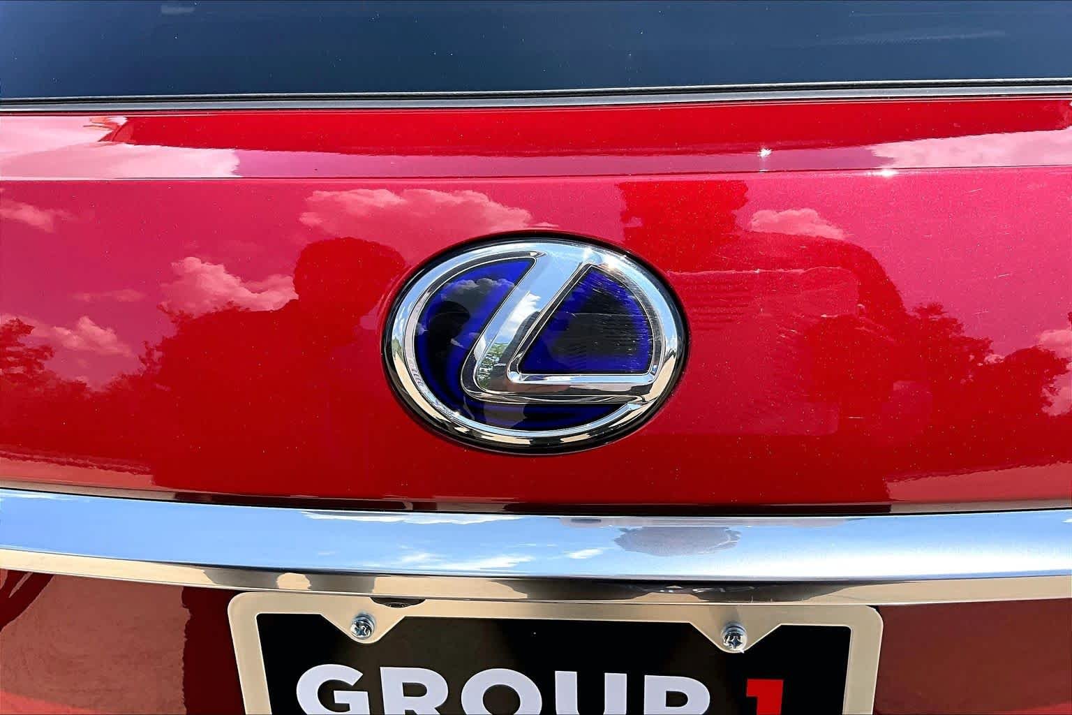 Used 2018 Matador Red Mica Lexus  image 31