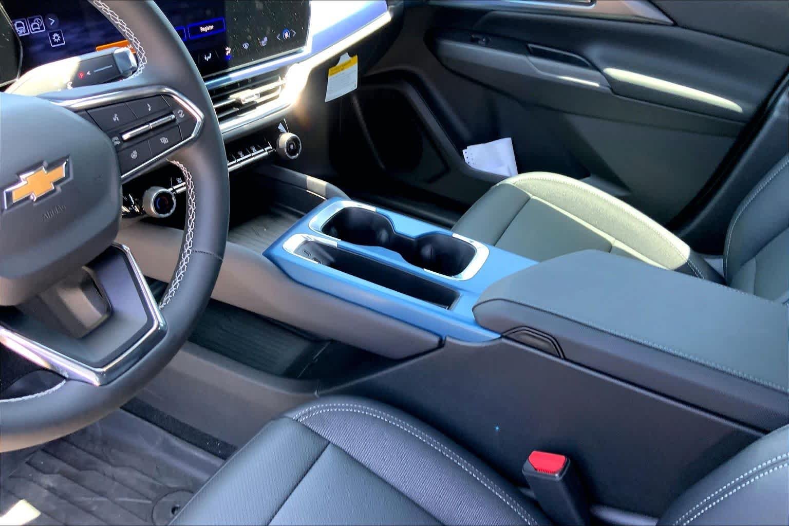 2026 Chevrolet Equinox EV 2LT - Photo 8