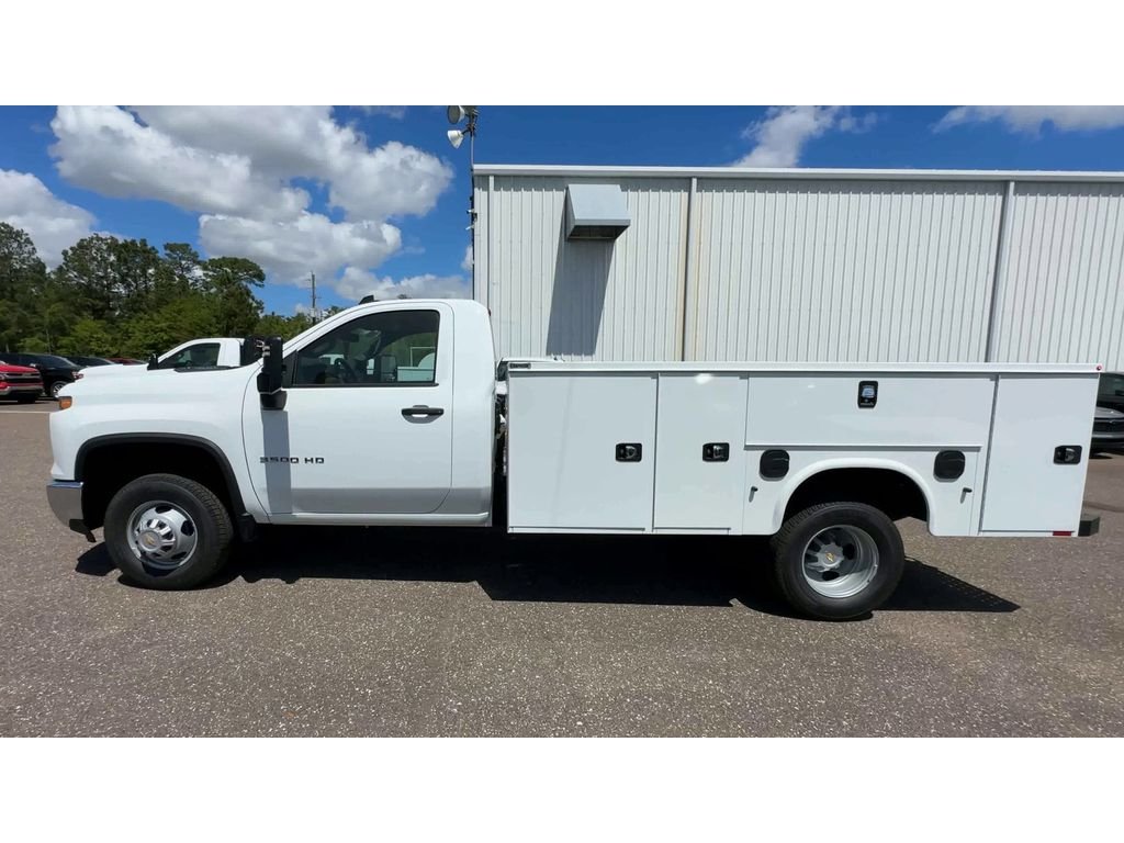 New 2026 Summit White Chevrolet Work Truck image 5