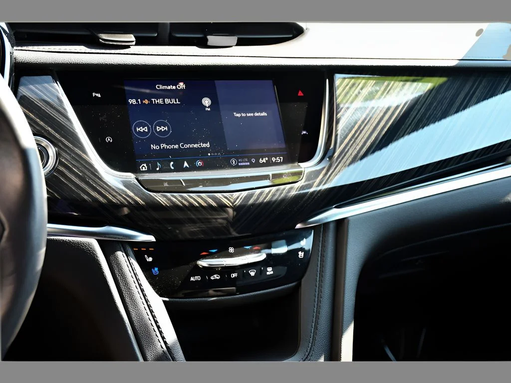 Used 2024 Argent Silver Metallic Cadillac Premium Luxury image 21