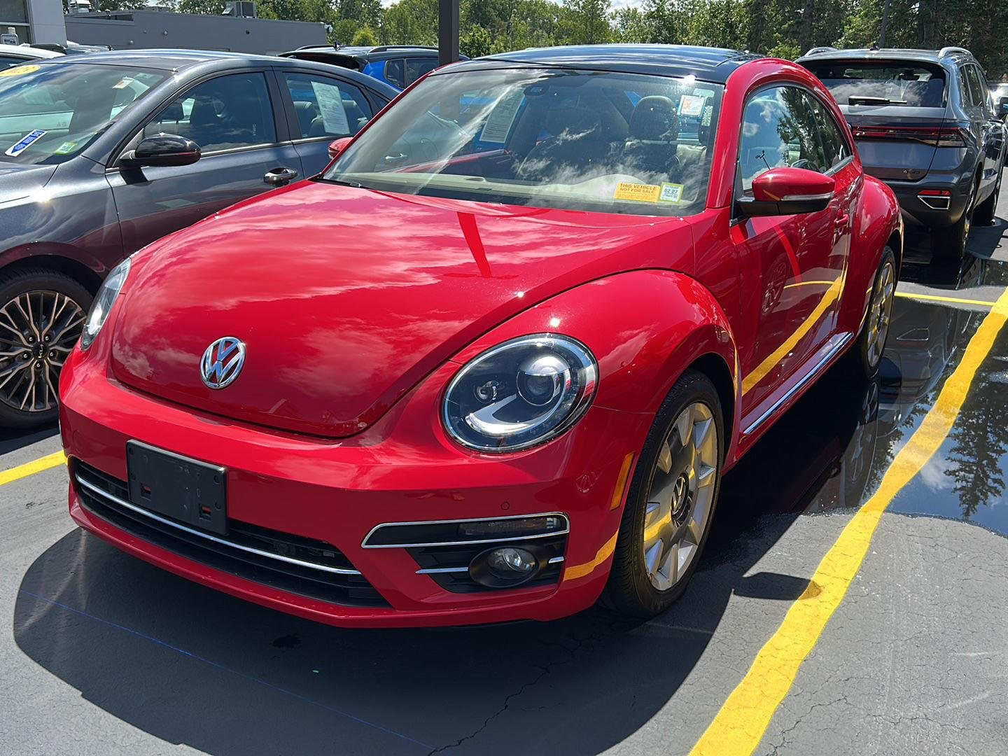 Used 2019 Tornado Red Volkswagen SE image 3