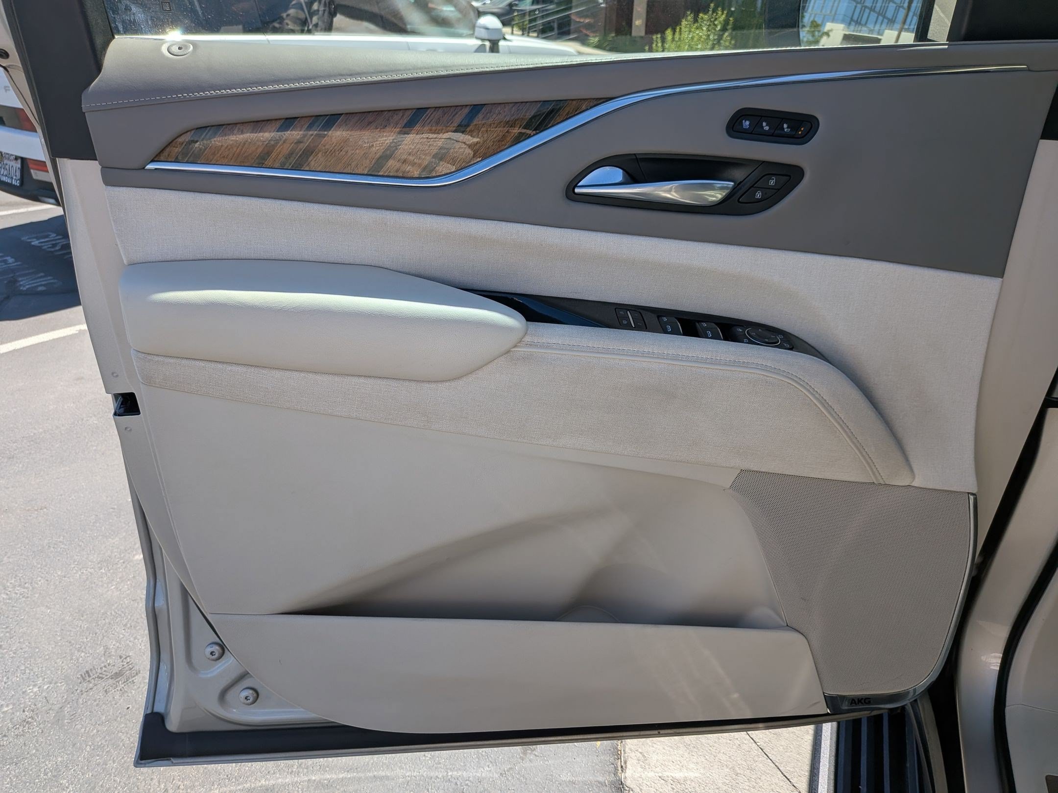 Used 2021 Sandstone Metallic Cadillac Premium Luxury Platinum image 12