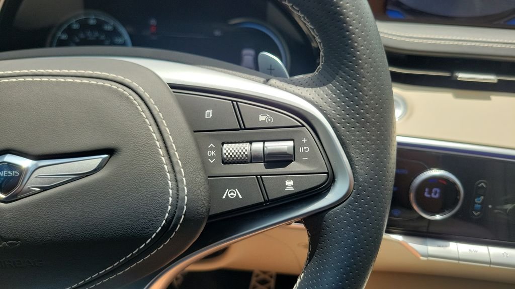 Used 2025 Black Genesis 3.5T Sport image 21