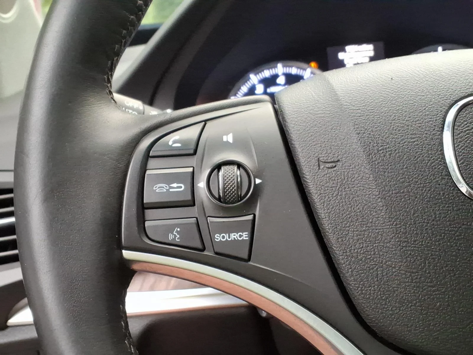 Used 2020 Lunar Silver Metallic Acura SH-AWD with Technology Package image 24