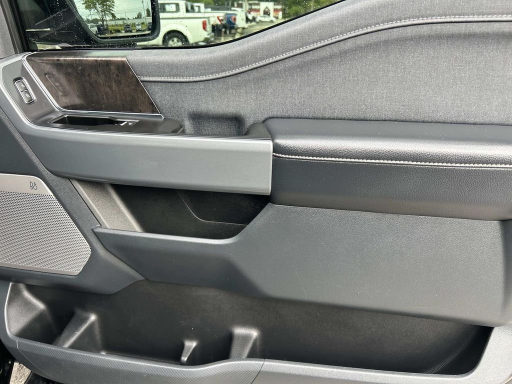 Used 2021 Agate Black Metallic Ford Lariat image 26