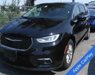 Used 2024 Diamond Black Chrysler Touring L image 5