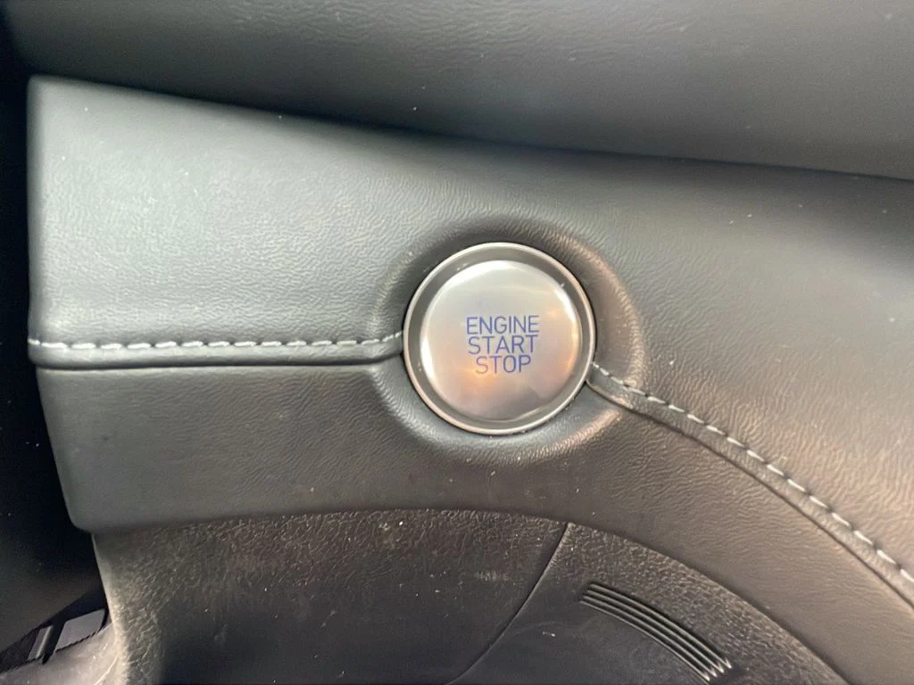 Used 2023 Silver Hyundai SEL image 28