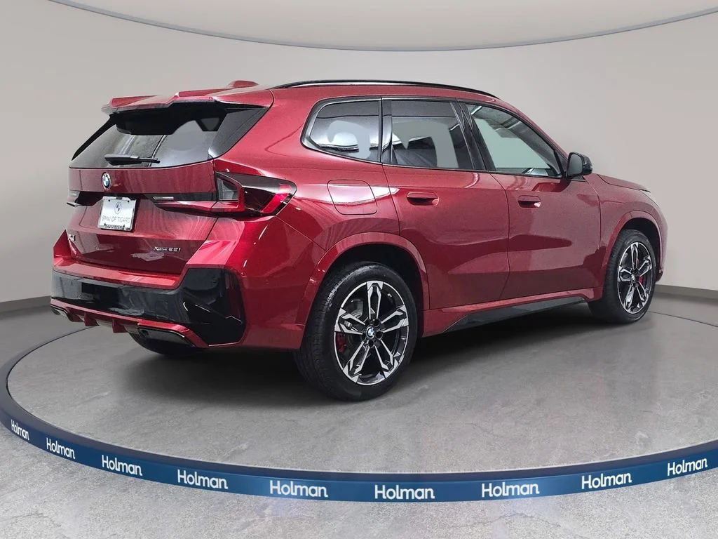 Used 2026 Vegas Red Metallic BMW xDrive28i image 6