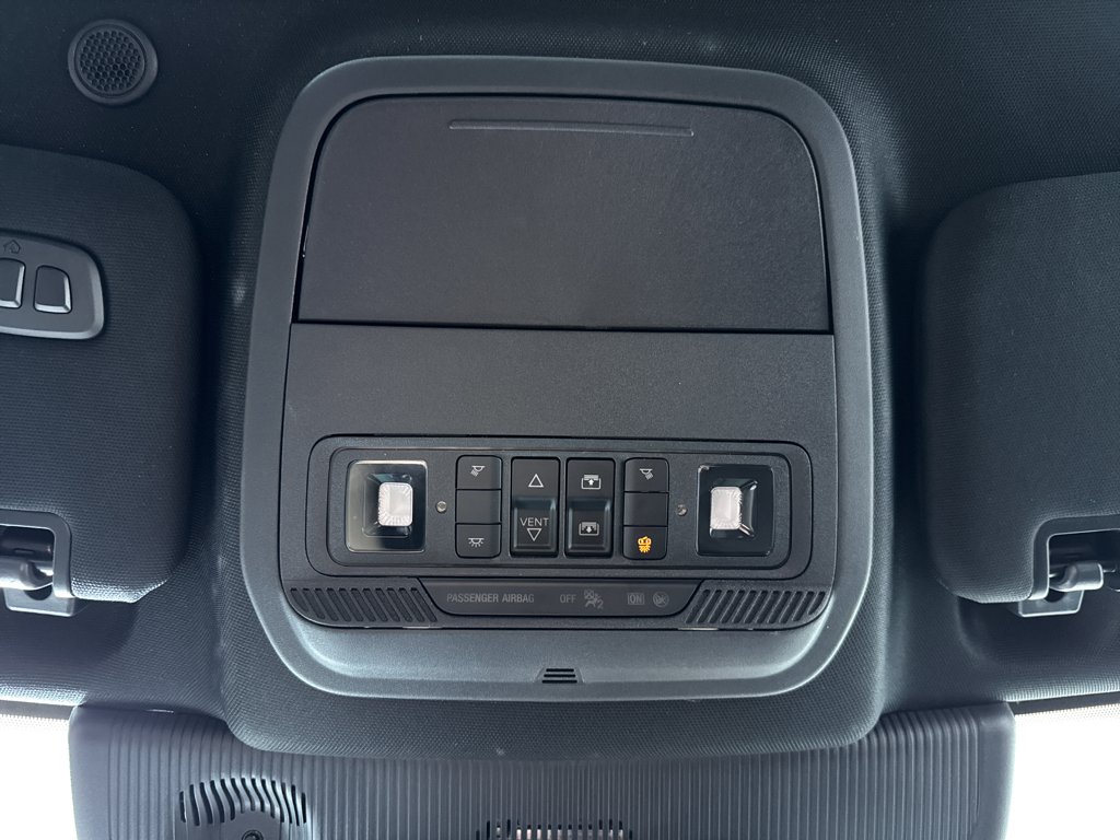 Used 2025 Carbonized Gray Metallic Ford Platinum image 33