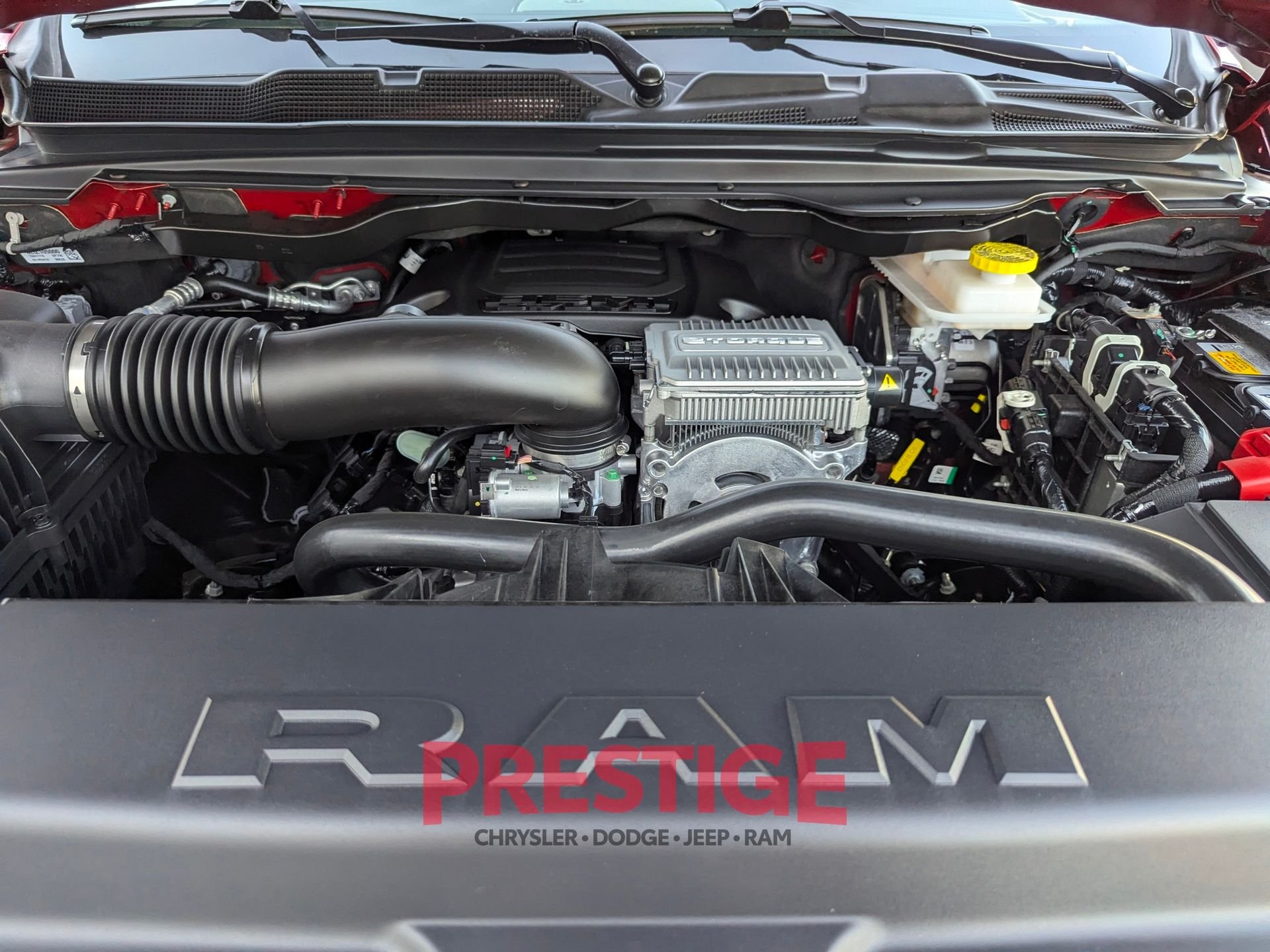 New 2026 Molten Red Pearl-Coat Exterior Paint RAM Laramie image 29