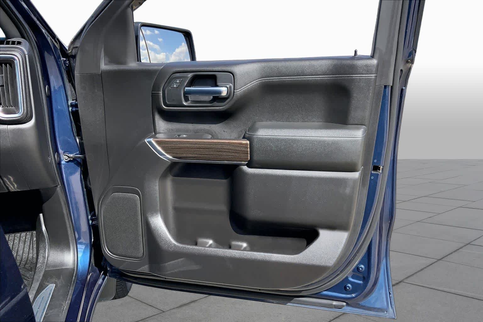 Used 2020 Northsky Blue Metallic Chevrolet RST image 22