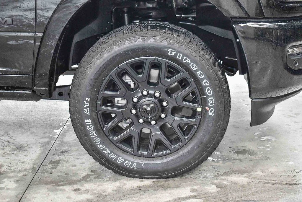 New 2026 Diamond Black Crystal Pearl-Coat Exterior Paint RAM Limited image 11