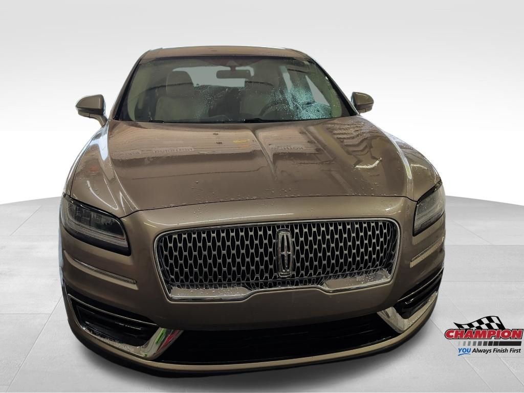 Used 2019 Brown Lincoln Select image 9