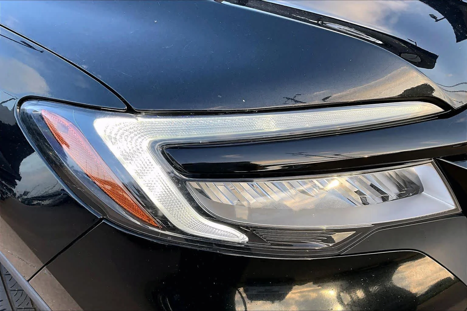 Used 2021 Crystal Black Pearl Honda Touring image 27