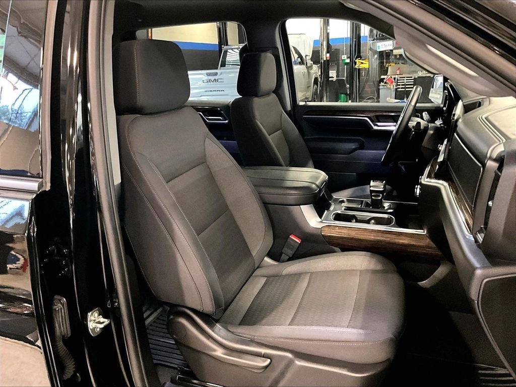 Used 2025 Black GMC Elevation image 11