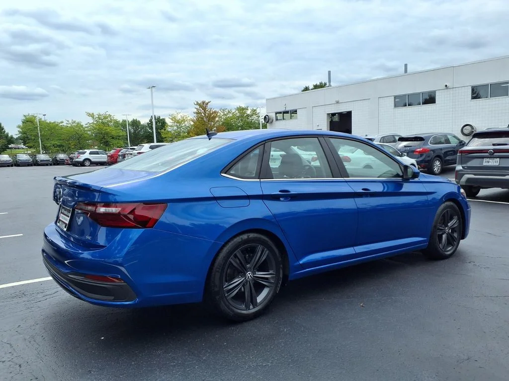 3VW7M7BUXRM084525
