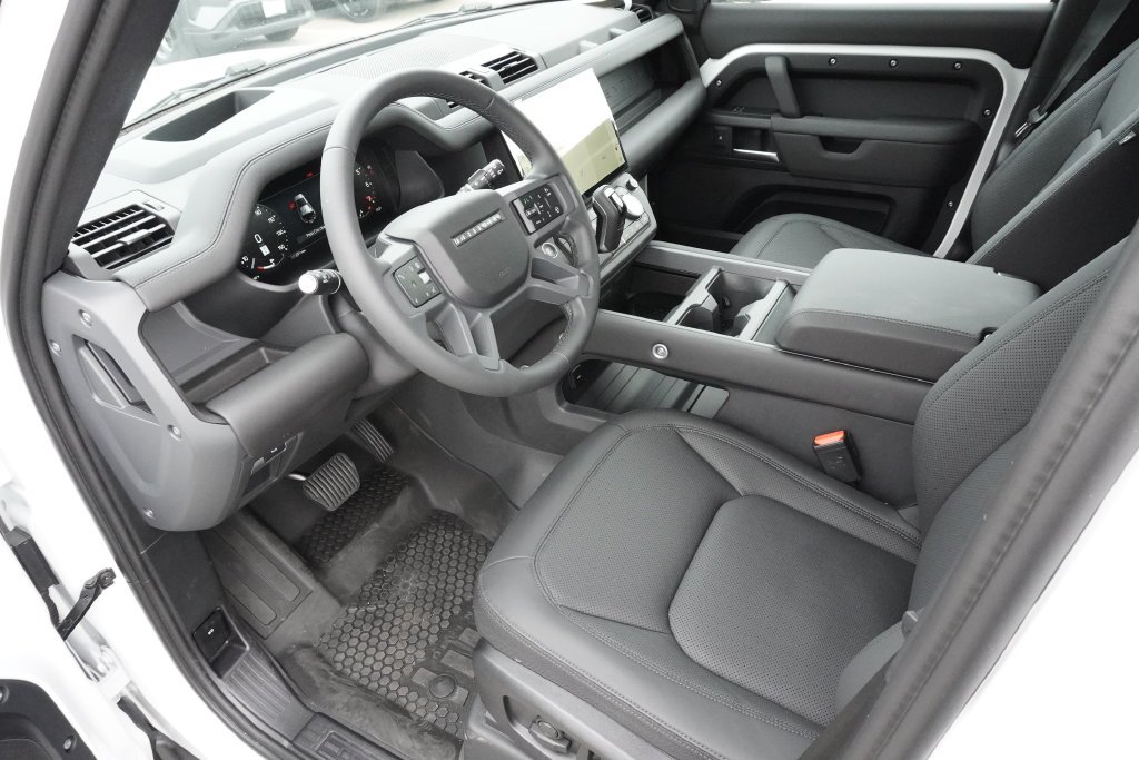 New 2026 Fuji White Land Rover S image 18