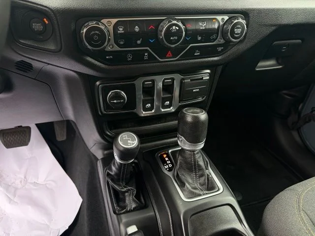 Used 2024 Gray Jeep Sport S image 21
