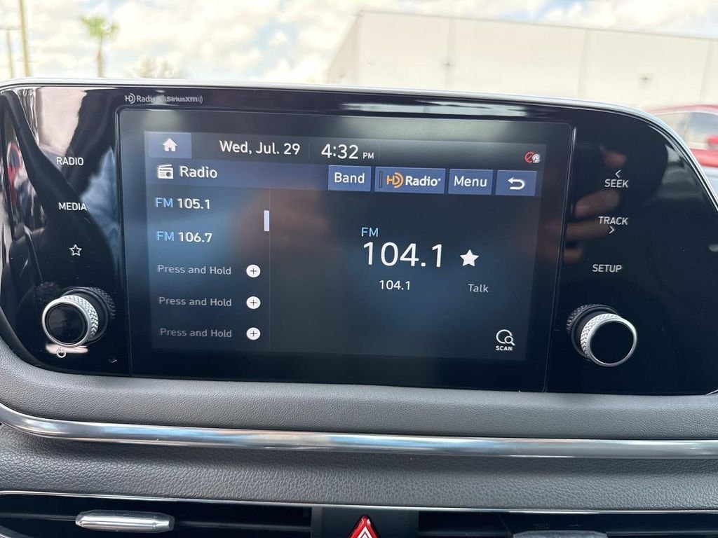 Used 2020 Gray Hyundai SEL Plus image 27