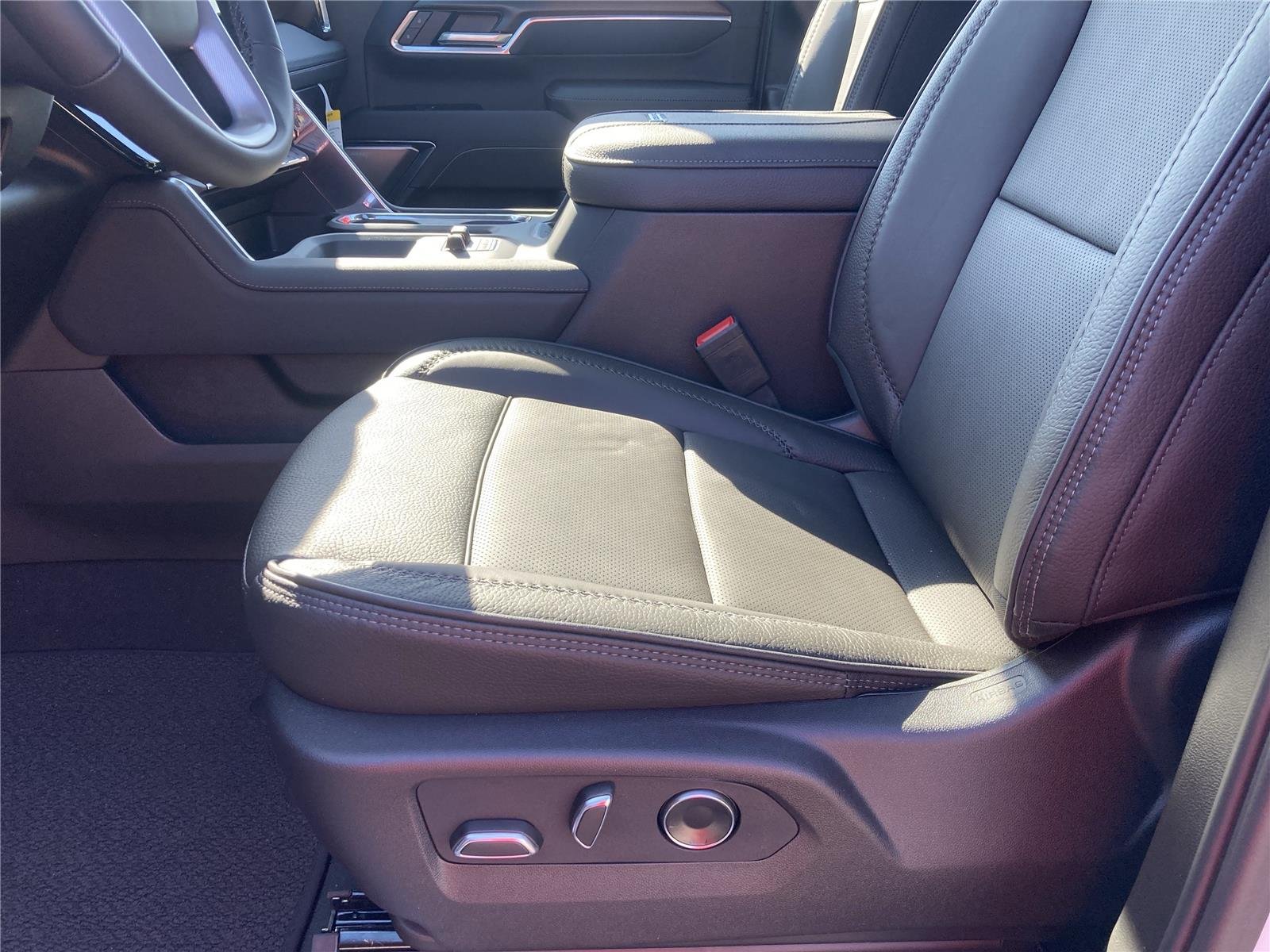 New 2026 Glacier White Tricoat GMC Denali image 25