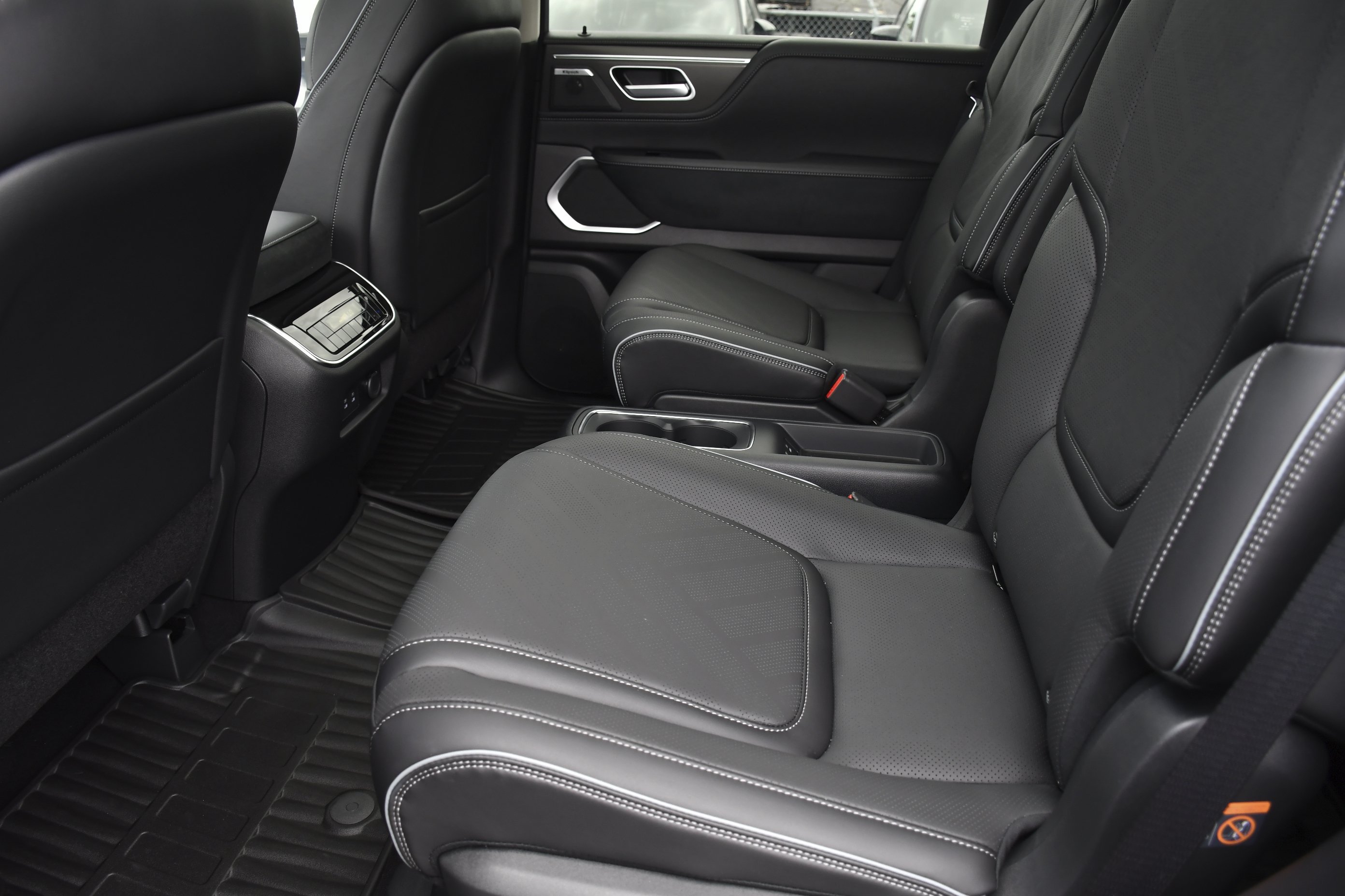 New 2026 BLACK OBSIDIAN INFINITI Luxe 2WD image 27