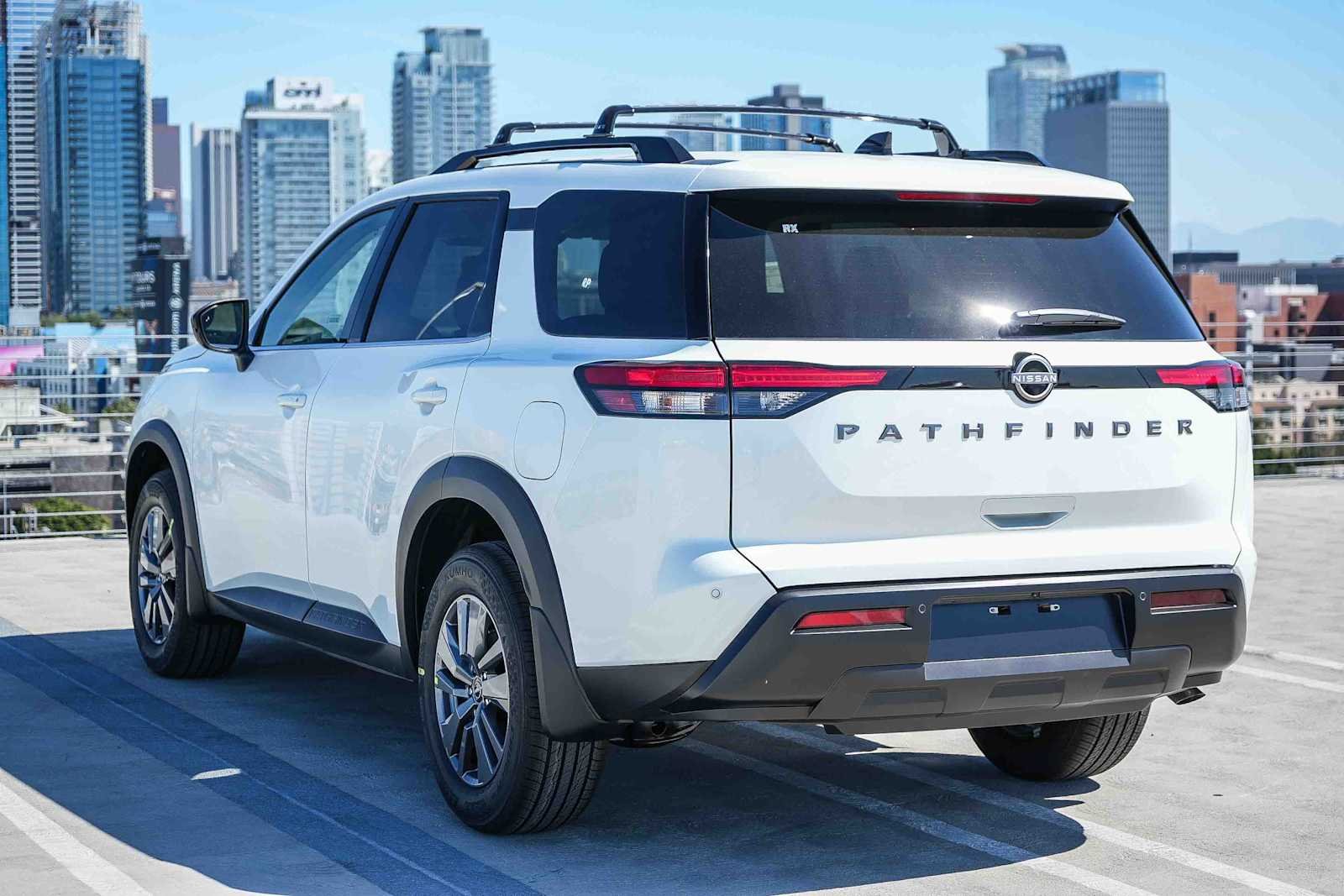 New 2026 Everest White Pearl TriCoat Nissan SV image 8