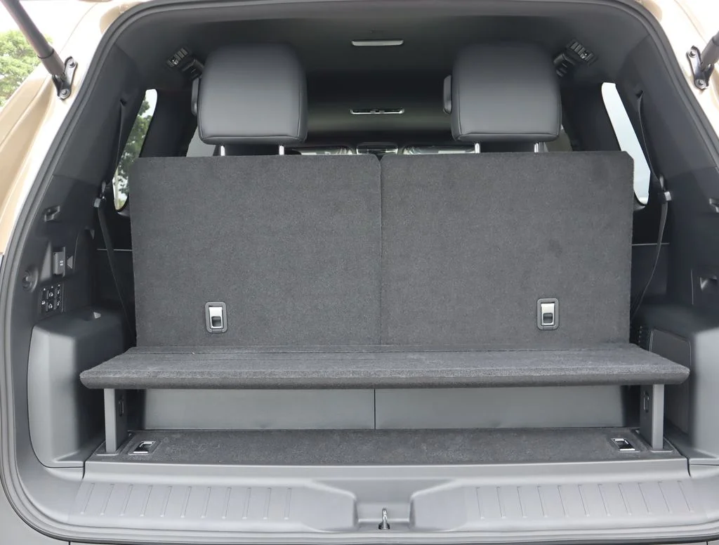 Used 2026  Lexus 700h Overtrail image 24