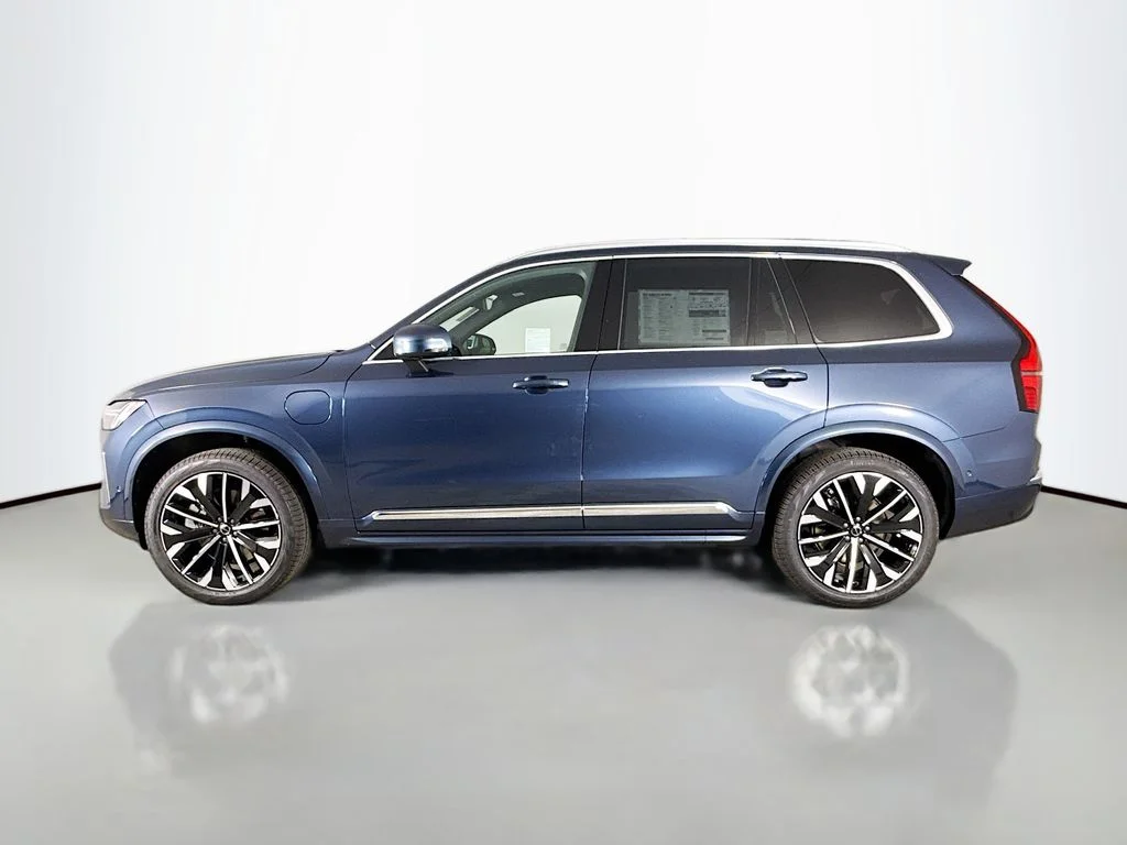 New 2026 Blue Volvo T8 Plus image 4
