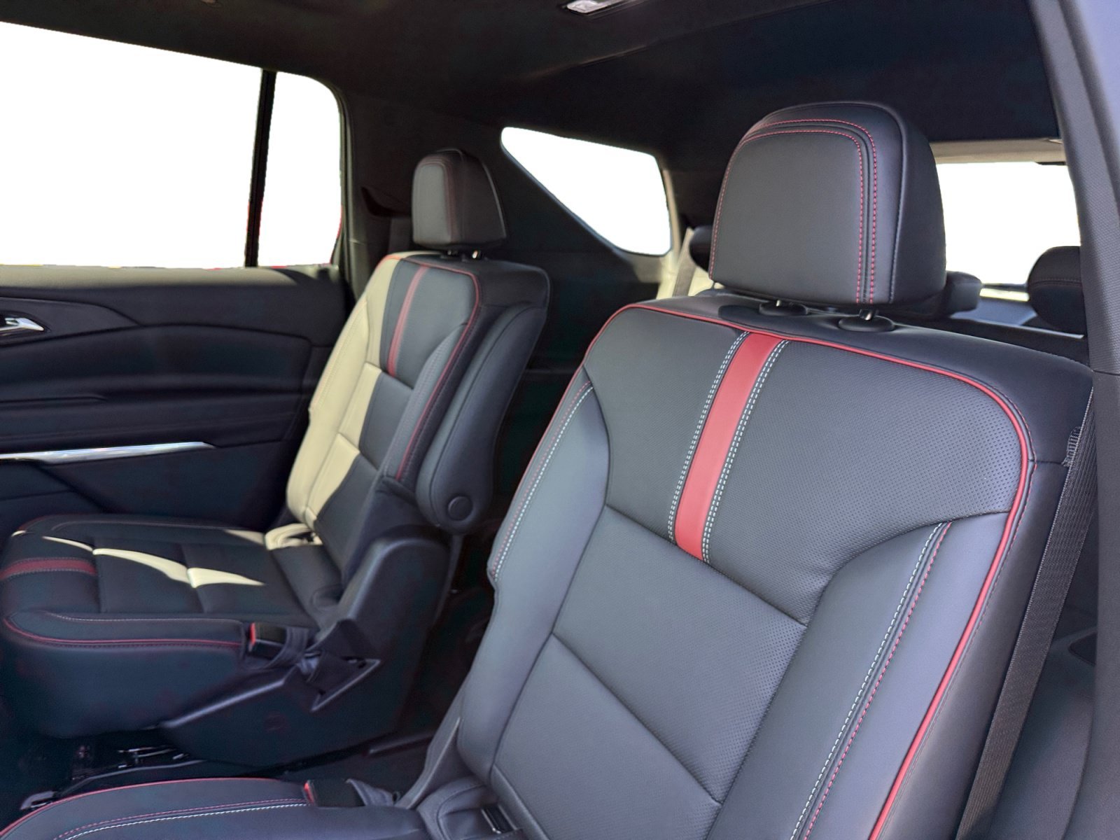 2027 Chevrolet Traverse RS - Photo 16