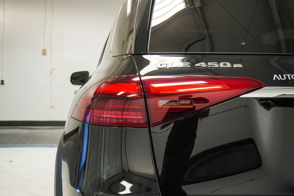 Used 2025 Black Mercedes-Benz GLE 450e image 42