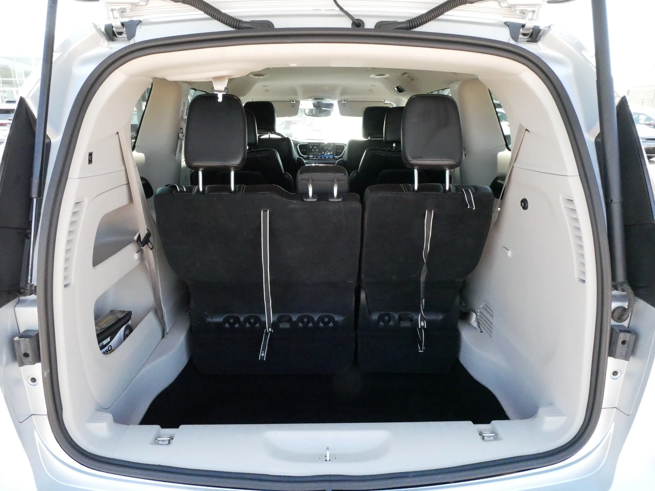 Used 2024 Silver Mist Clearcoat Chrysler Touring L image 18