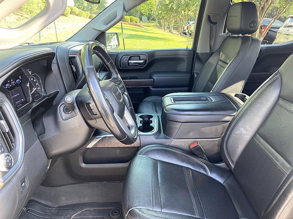 Used 2021 White Frost Tricoat GMC Denali image 12