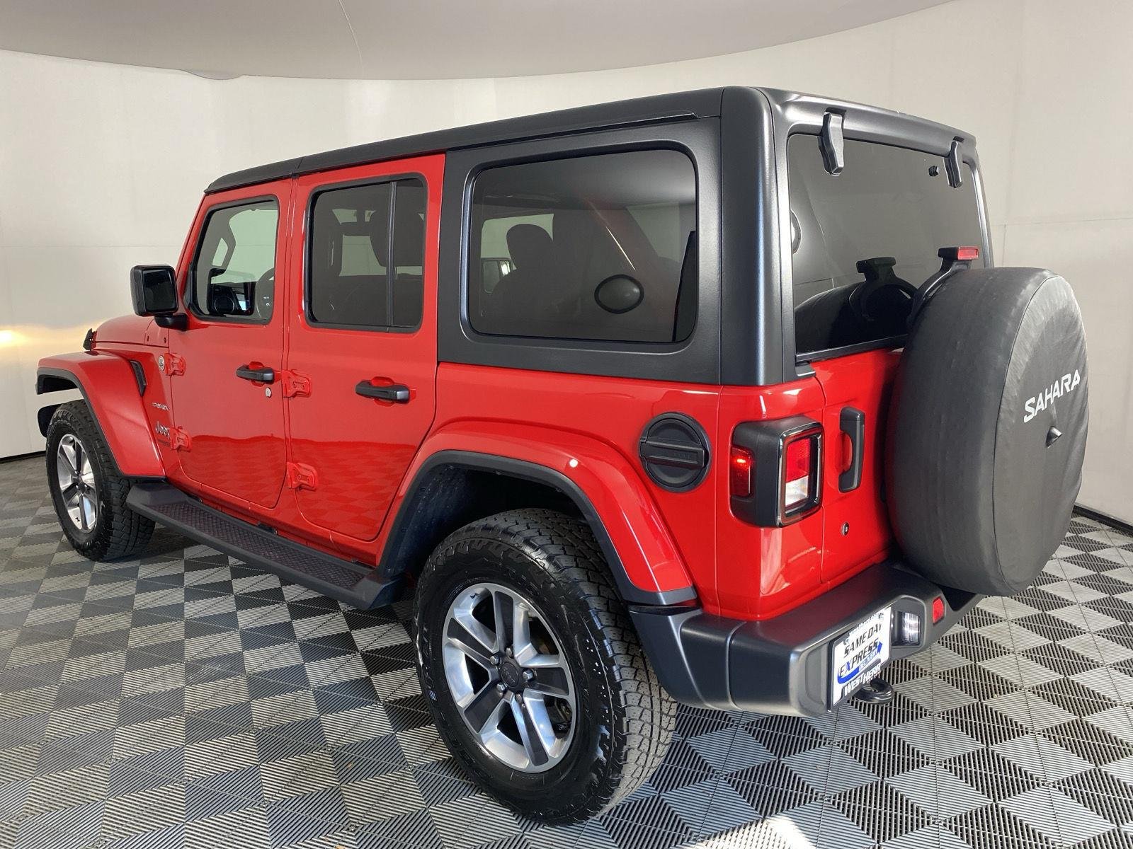 Used 2019 Firecracker Red Clearcoat Jeep Sahara image 15