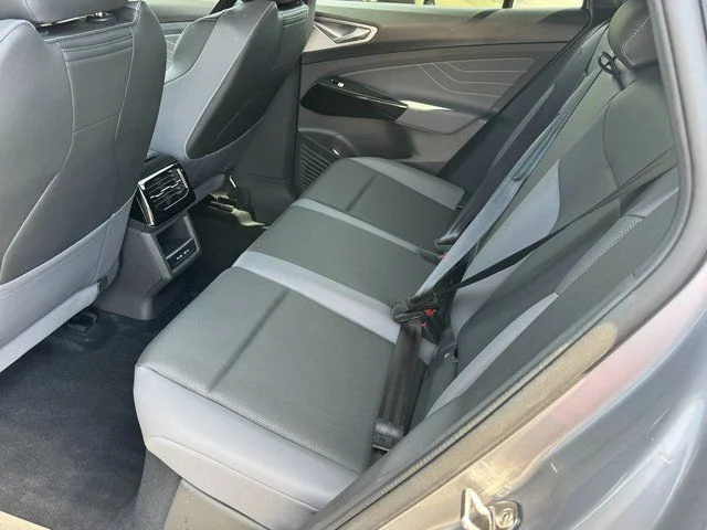 Used 2023 Silver Volkswagen Pro S image 5