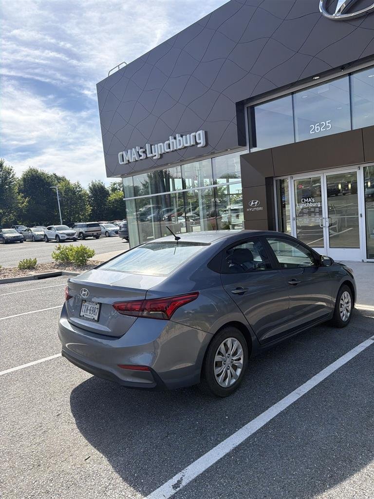 Used 2020 Urban Gray Hyundai SE image 7