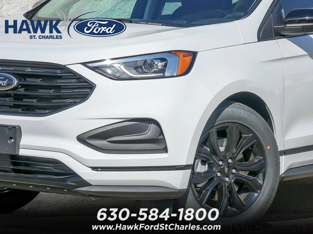 New 2024 Oxford White Ford SE image 2