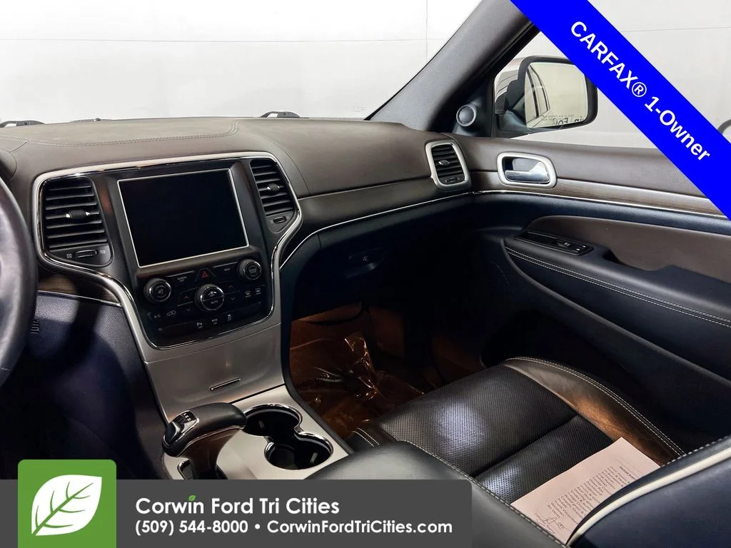 Used 2015 Bright White Clearcoat Jeep Overland image 27