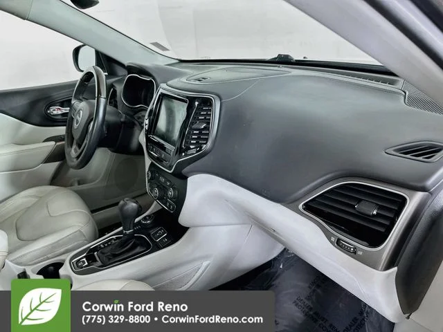 Used 2019 Granite Crystal Clearcoat Metallic Jeep Overland image 33