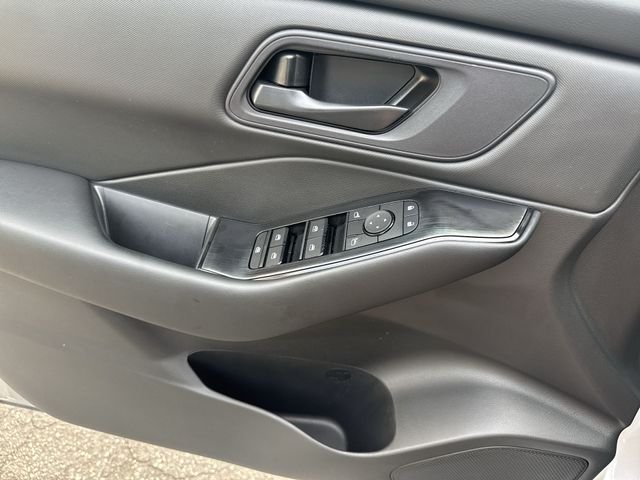 Used 2025 Silver Nissan S image 27