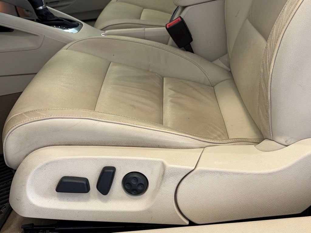 Used 2013 Candy White Volkswagen Lux image 43