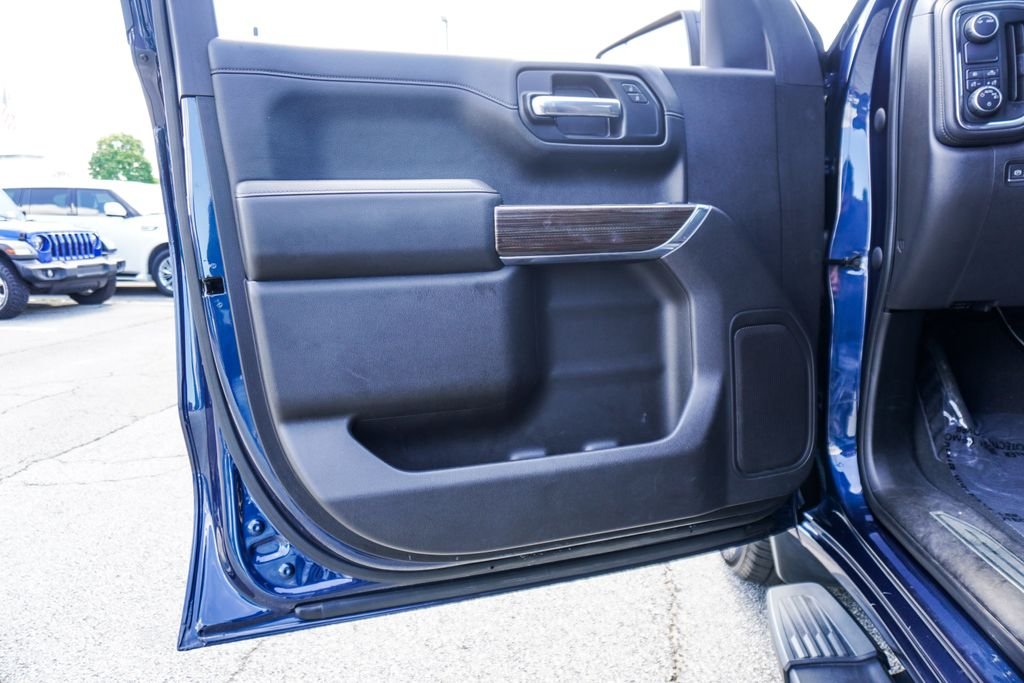 Used 2021 Blue Chevrolet RST image 17