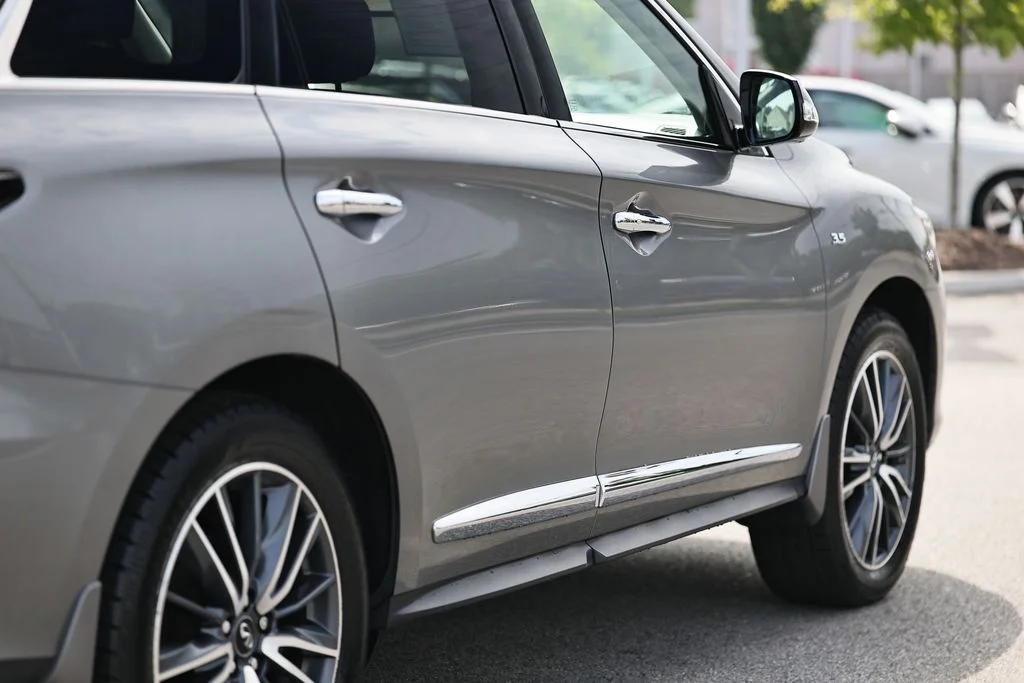 Used 2019 Graphite Shadow INFINITI LUXE image 8