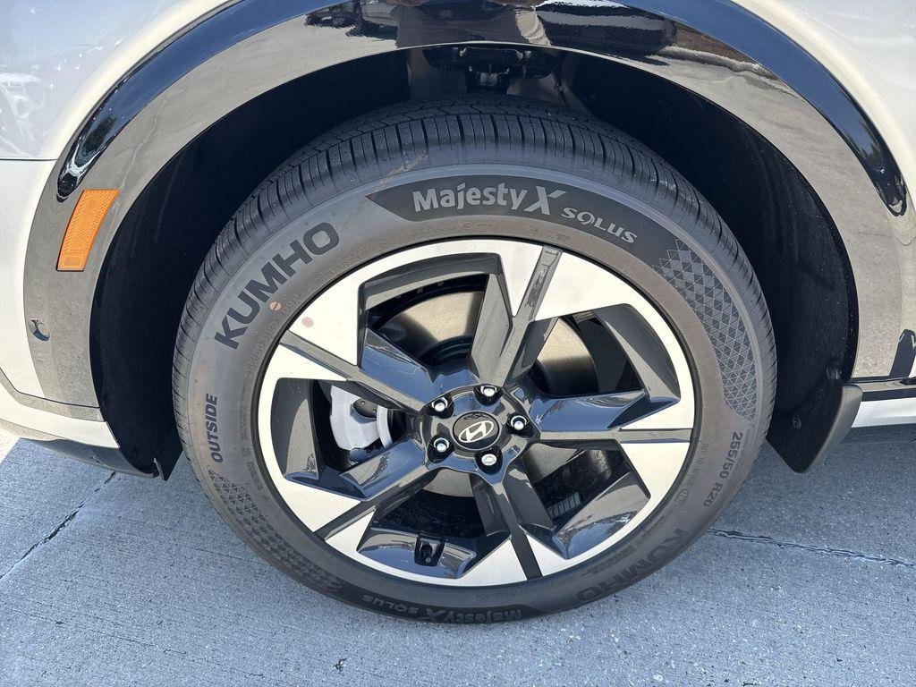 New 2026 Silver Metallic Hyundai Limited AWD image 19