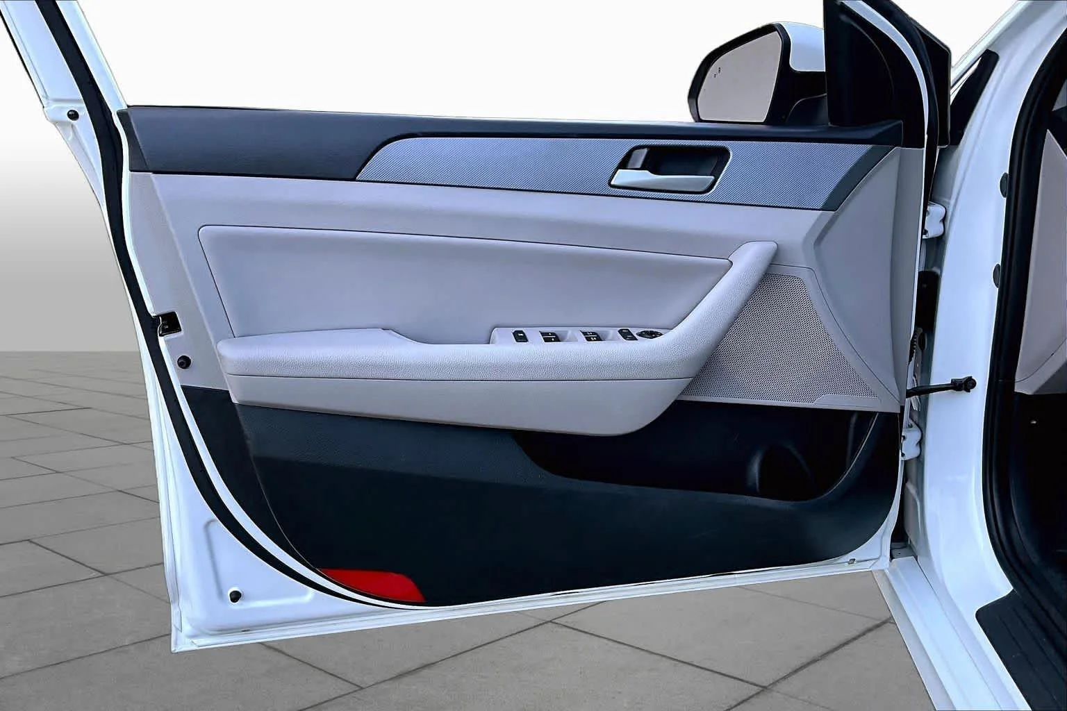 Used 2019 Quartz White Pearl Hyundai SEL image 21