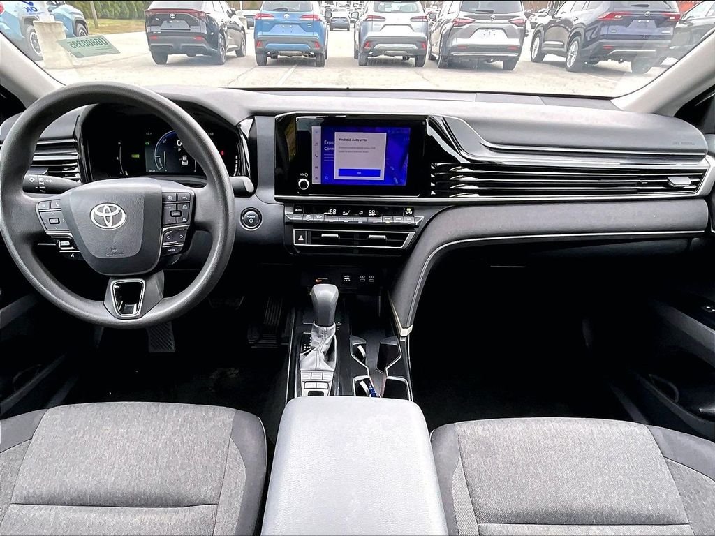 Used 2025 White Toyota LE image 21