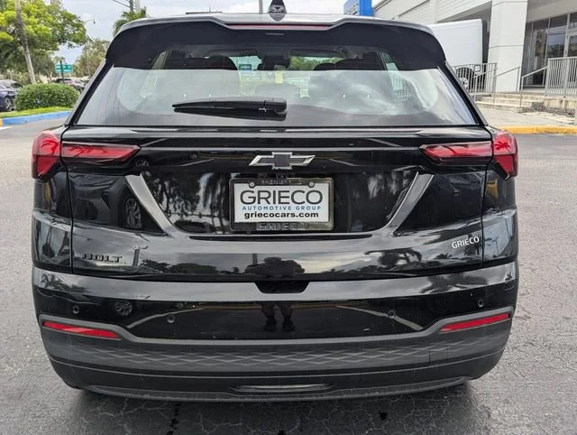 2027 Chevrolet Bolt LT - Photo 9