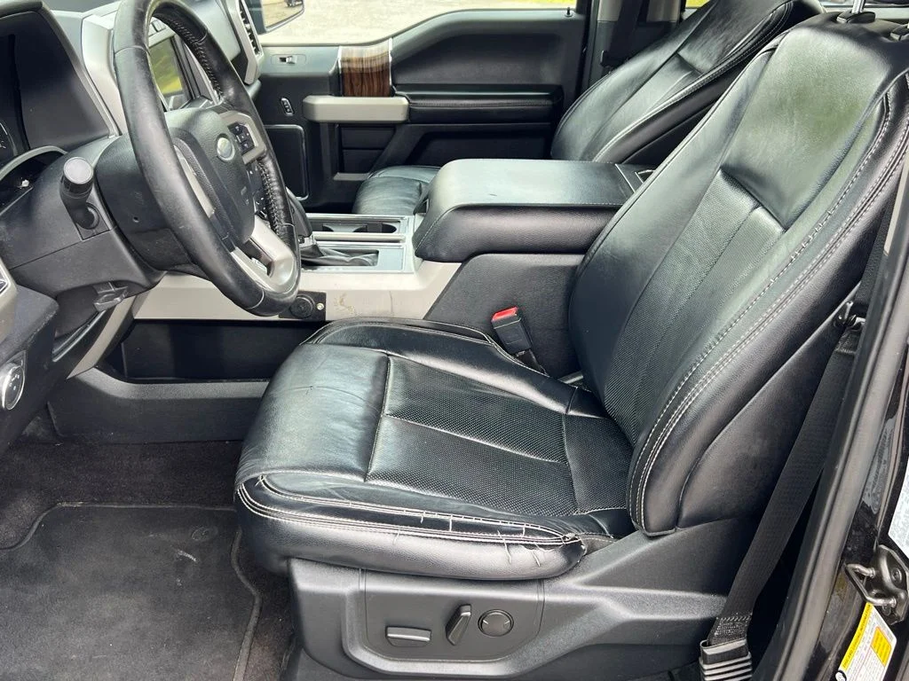Used 2019 Black Metallic Ford Lariat image 15