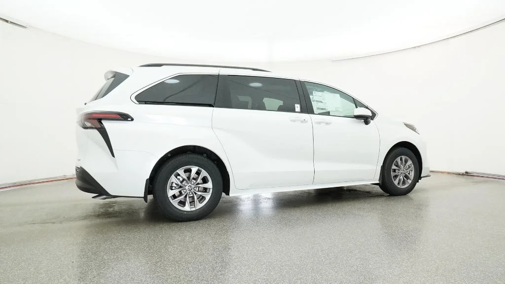 New 2026 Wind Chill Pearl Toyota XLE image 21